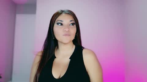 Snapshot of divinelynn chatting on 10/31/25, 04:52 DivineLynn online show from 10/31/25, 04:52