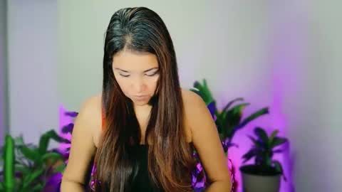 DivineLynn online show from 12/18/25, 03:18