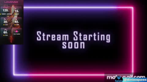 Snapshot of divinequeen chatting on 02/08/25, 11:22 online show from 02/08/25, 11:22