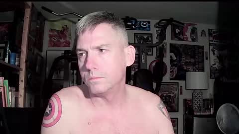 dix_handley_50 online show from 10/05/25, 11:52