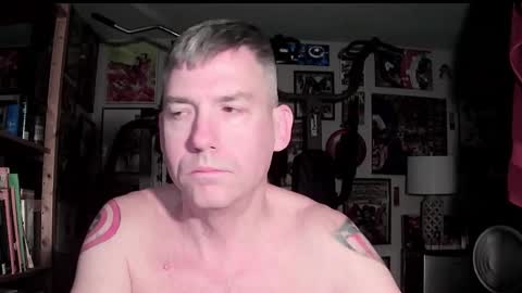 dix_handley_50 online show from 10/06/25, 11:18