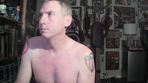 dix_handley_50 online show from 04/19/26, 12:37