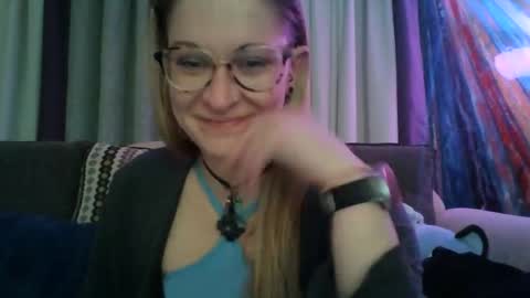 Snapshot of dixie_comanche chatting on 12/04/24, 06:44 dixie_comanche online show from 12/04/24, 06:44