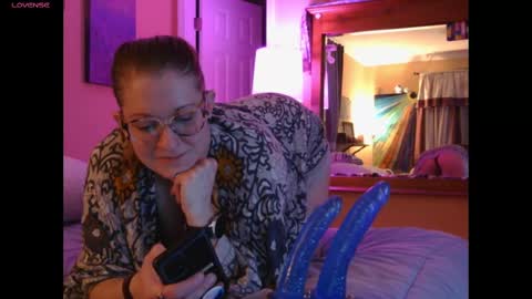 Snapshot of dixie_comanche chatting on 03/11/25, 02:54 dixie_comanche online show from 03/11/25, 02:54