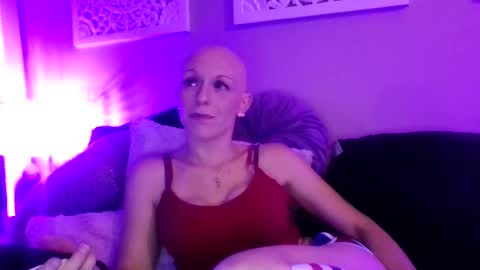 Snapshot of dixieglam chatting on 09/22/25, 09:11 dixieglam online show from 09/22/25, 09:11