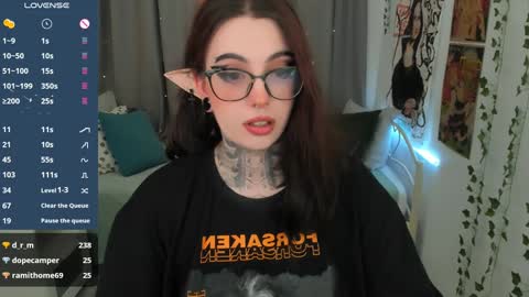 Snapshot of dixipixi_ chatting on 02/02/25, 08:35 dixipixi_ online show from 02/02/25, 08:35