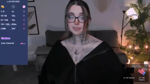 dixipixi_ online show from 04/16/26, 06:03