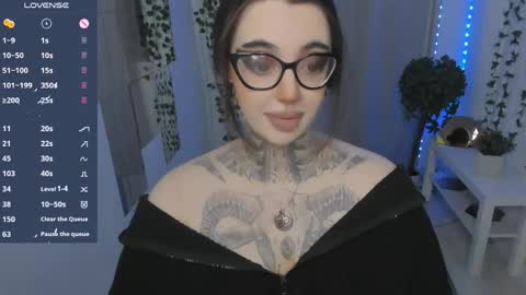 Snapshot of dixipixi_ chatting on 05/22/26, 05:47 dixipixi_ online show from 05/22/26, 05:47