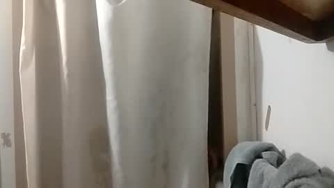 dixonbird41 online show from 09/23/25, 10:18