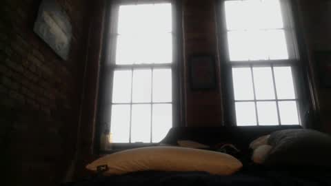 Snapshot of dj_chaterbate chatting on 12/22/24, 03:44 DJ Chaterbate online show from 12/22/24, 03:44