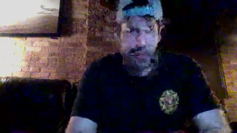 Snapshot of dj_chaterbate chatting on 12/27/24, 09:50 DJ Chaterbate online show from 12/27/24, 09:50