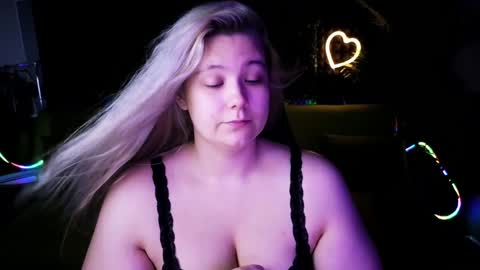 Jenia online show from 12/18/24, 02:10