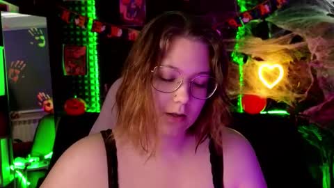 Jenia online show from 10/21/25, 08:04