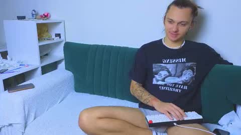 Kirahe  Mirashe online show from 11/30/25, 02:21