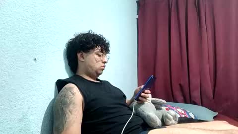 Snapshot of docpepino chatting on 11/25/25, 04:23 MrPepino online show from 11/25/25, 04:23