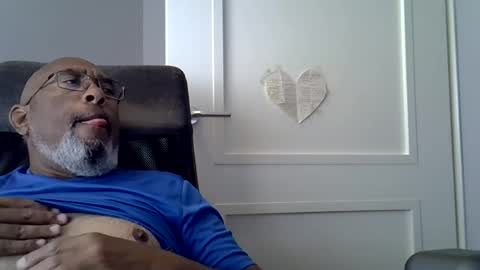 Snapshot of dofrank969 chatting on 06/17/26, 01:01 dofrank969 online show from 06/17/26, 01:01