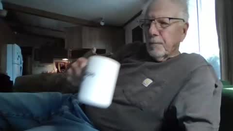 Snapshot of doingmyself69 chatting on 06/06/26, 02:44 doingmyself69 online show from 06/06/26, 02:44