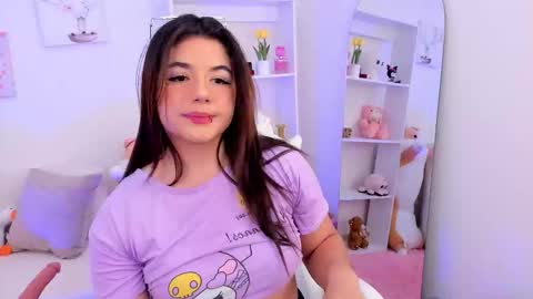 Snapshot of dolce_antonellaa chatting on 09/21/25, 02:13 antonella online show from 09/21/25, 02:13