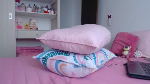 Dolcevainin online show from 11/29/25, 03:59