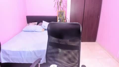 Snapshot of doll___squirt chatting on 09/09/25, 11:54 sofia de la torre online show from 09/09/25, 11:54