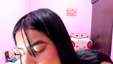 Snapshot of doll___squirt chatting on 09/16/25, 01:01 sofia de la torre online show from 09/16/25, 01:01