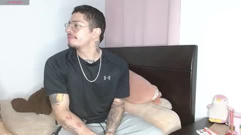 Snapshot of doll_and_sex chatting on 12/05/24, 03:59 Auro and Santiago online show from 12/05/24, 03:59