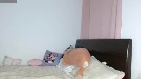 Snapshot of doll_and_sex chatting on 12/31/24, 03:12 Auro and Santiago online show from 12/31/24, 03:12