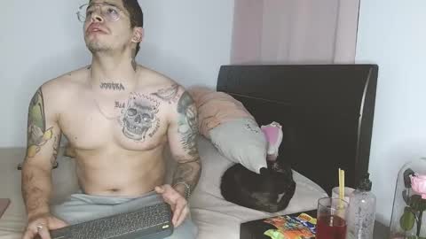 Snapshot of doll_and_sex chatting on 01/22/25, 03:41 Auro and Santiago online show from 01/22/25, 03:41