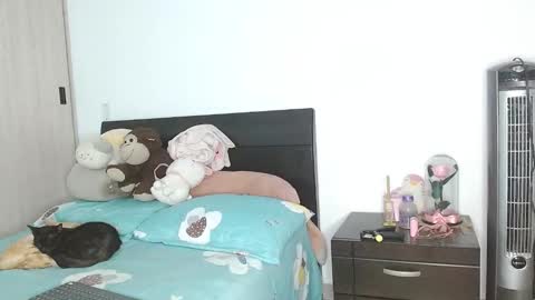 Snapshot of doll_and_sex chatting on 02/06/25, 02:44 Auro and Santiago online show from 02/06/25, 02:44