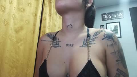 doll_and_thebrown online show from 10/25/25, 01:46