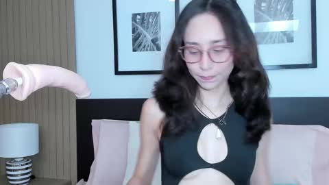 Bella  online show from 11/13/25, 08:08