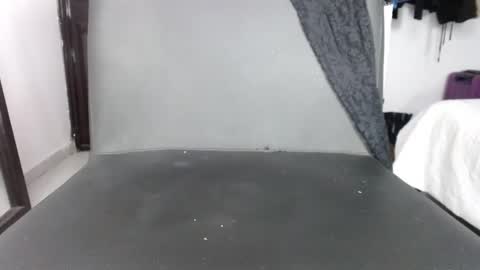 doll_dollys_ online show from 02/25/25, 11:00