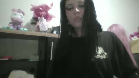 doll_dollys_ online show from 04/05/26, 11:57