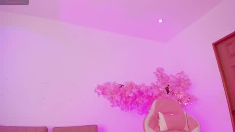 doll_isa_ online show from 01/15/26, 06:44