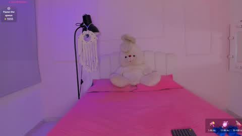 doll_isa_ online show from 04/17/26, 09:07