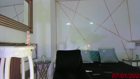 ISA DOLL online show from 01/07/25, 12:41