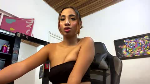 Snapshot of doll_miaa chatting on 02/12/25, 03:07 doll_miaa online show from 02/12/25, 03:07