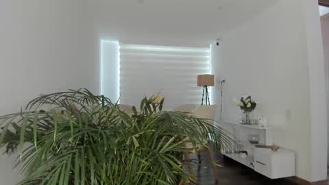 Snapshot of doll_oriana chatting on 06/16/26, 09:39 doll_oriana online show from 06/16/26, 09:39