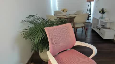 Snapshot of doll_oriana chatting on 06/25/26, 08:02 doll_oriana online show from 06/25/26, 08:02