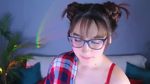 Snapshot of doll_tessa chatting on 10/17/25, 02:30 Tessa online show from 10/17/25, 02:30