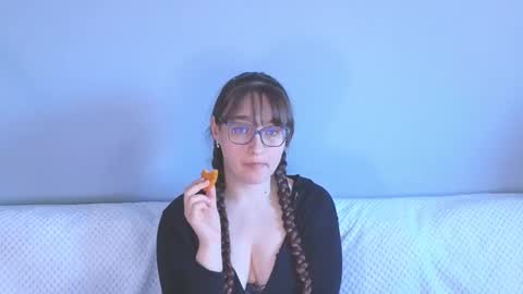 Tessa online show from 04/22/26, 02:51