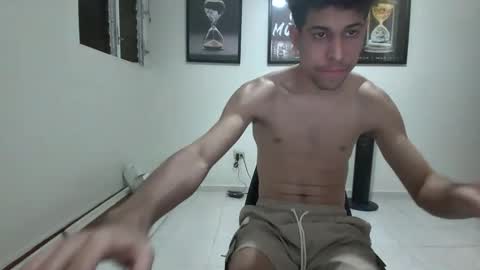 Snapshot of dollarhot30 chatting on 01/09/25, 10:52 DollarHot30 online show from 01/09/25, 10:52