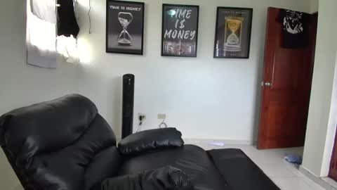 DollarHot30 online show from 04/14/26, 05:08