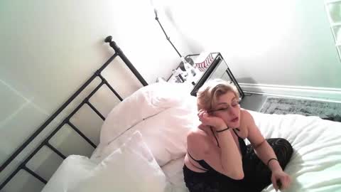 Snapshot of dollfaceklla chatting on 12/21/24, 11:11 Dollface Killa online show from 12/21/24, 11:11