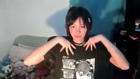 Snapshot of dolliette chatting on 09/18/25, 12:23 mina online show from 09/18/25, 12:23