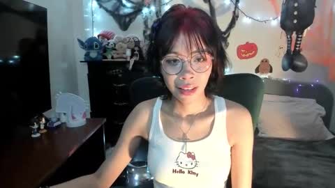 Snapshot of dolliette chatting on 10/21/25, 03:29 mina online show from 10/21/25, 03:29