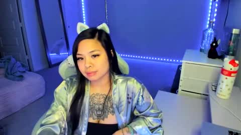 Snapshot of dolllface chatting on 09/15/25, 05:51 DOLLLFACE online show from 09/15/25, 05:51