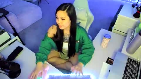 DOLLLFACE online show from 02/01/26, 05:39