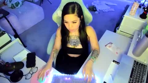 DOLLLFACE online show from 02/03/26, 05:38