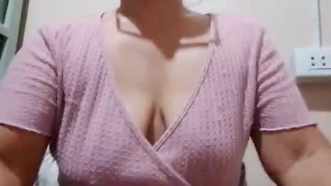 Snapshot of dolly926661 chatting on 06/27/26, 09:36 dolly926661 online show from 06/27/26, 09:36